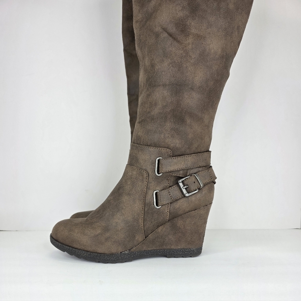 American RAG Womens Cushioned Buckle Slip Resistant Kyle Round Toe Wedge Size 7M - Picture 3 of 16